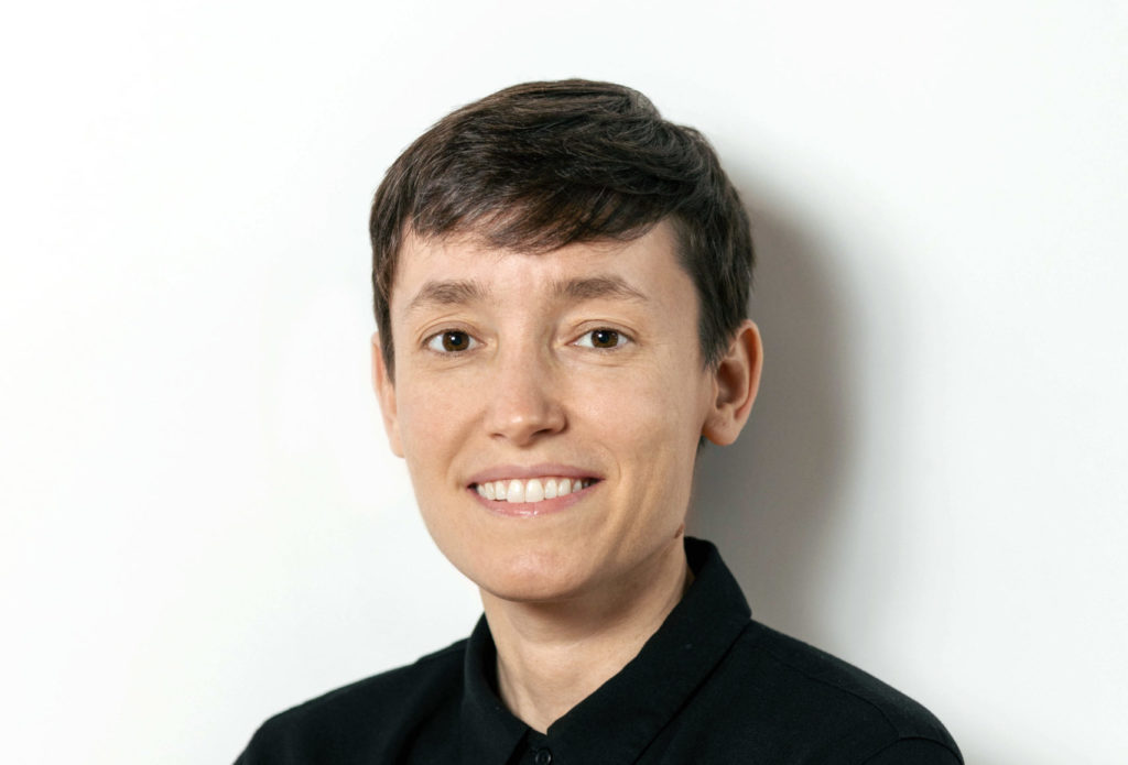 Laura-Erickson-Schroth headshot